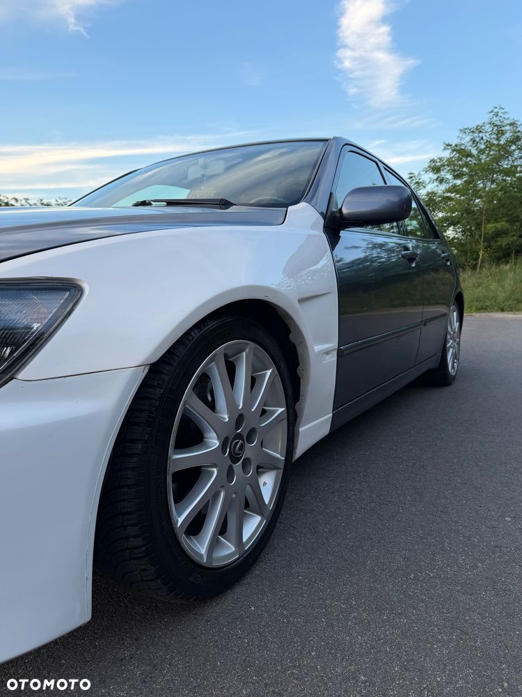 Lexus IS 200 Prestige - 4