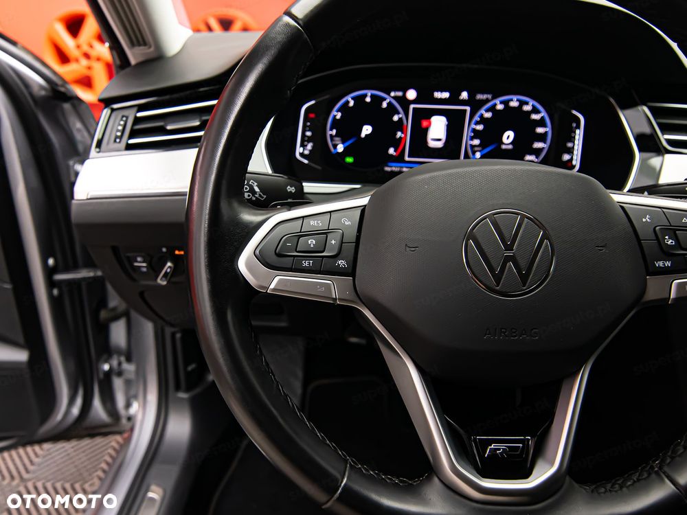 Volkswagen Passat - 14