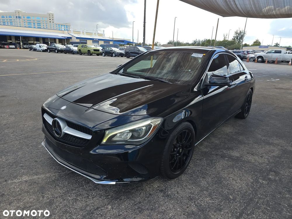 Mercedes-Benz CLA 250 7G-DCT AMG Line - 1