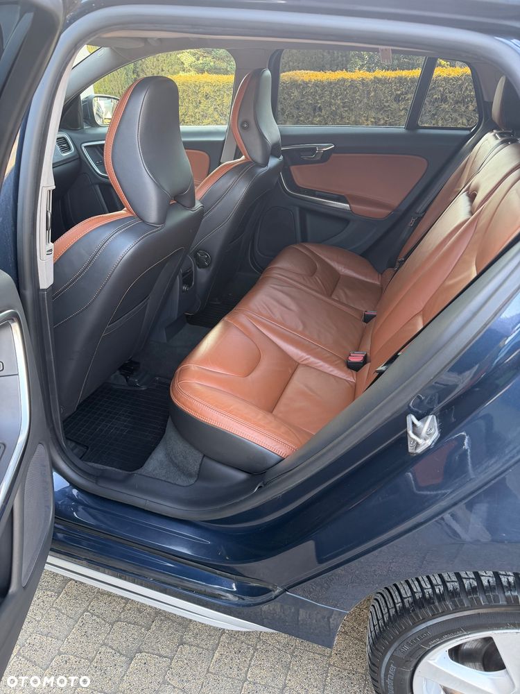 Volvo V60 D4 Geartronic Momentum - 11