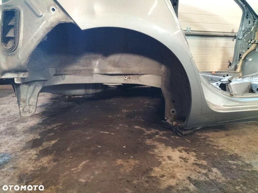 ĆWIARTKA BŁOTNIK PRAWY TYŁ TOYOTA YARIS II LIFT 1F8 - 3