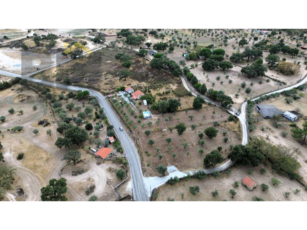 Quinta com 5.125 m², duas construções e piscina à venda em Penamacor! - Grande imagem: 2/60