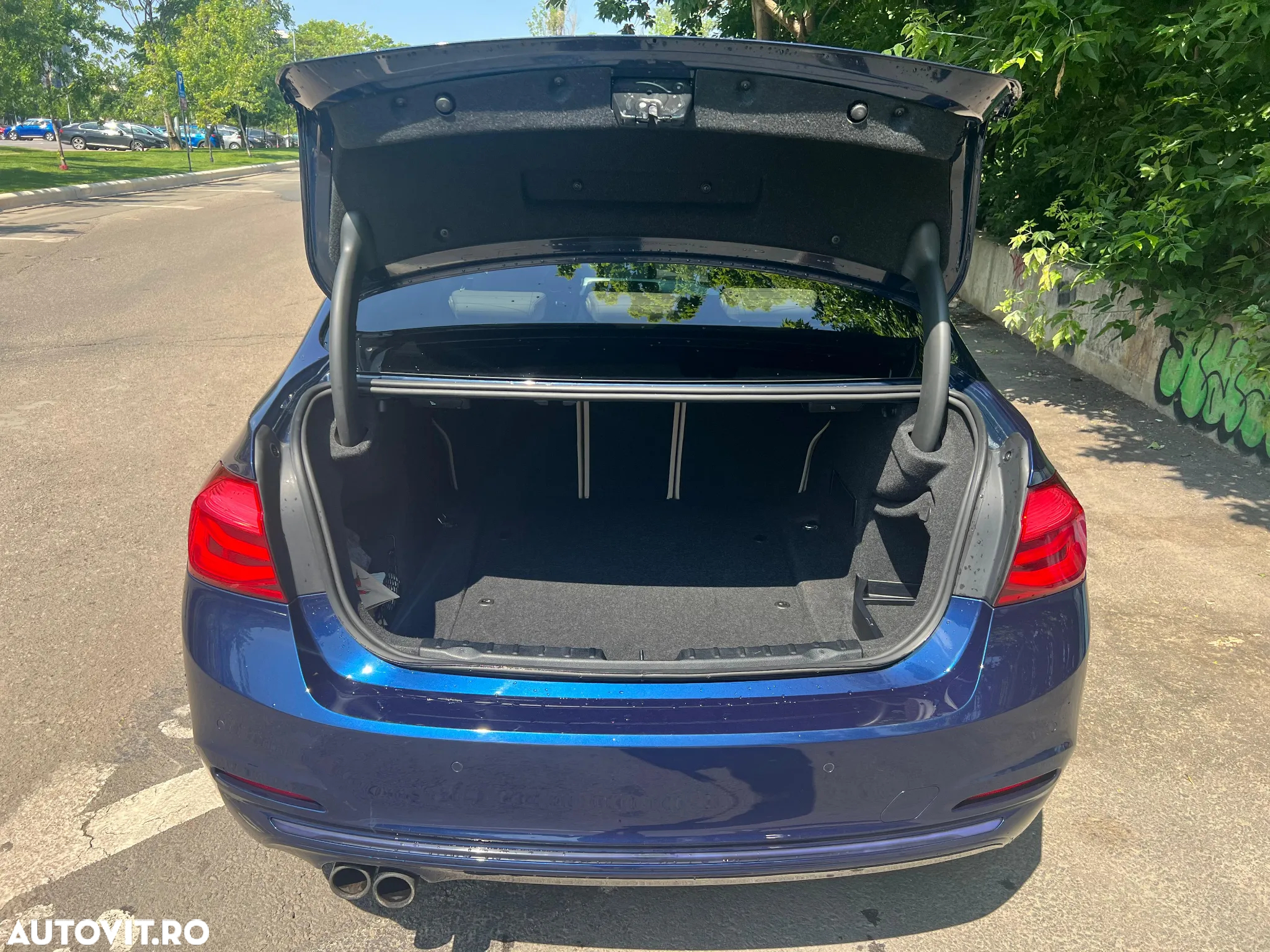 BMW Seria 3 330i xDrive Aut. Sport Line - 10