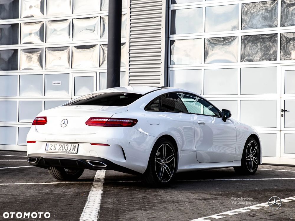 Mercedes-Benz Klasa E 220 d 4-Matic 9G-TRONIC - 16