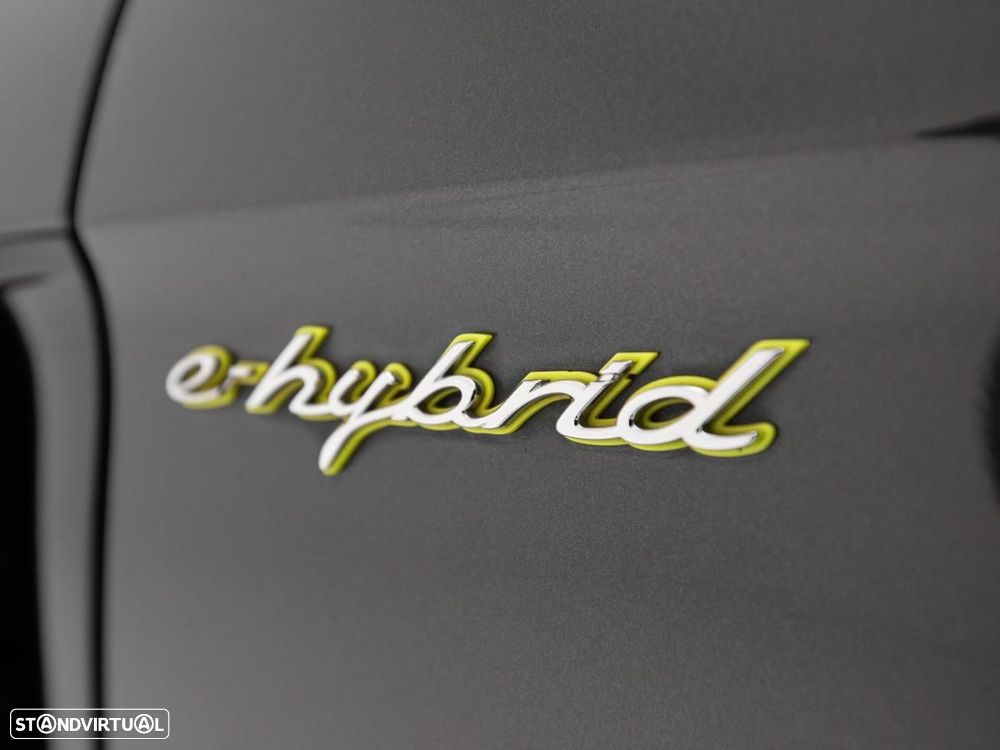 Porsche Panamera 4 E-Hybrid - 17