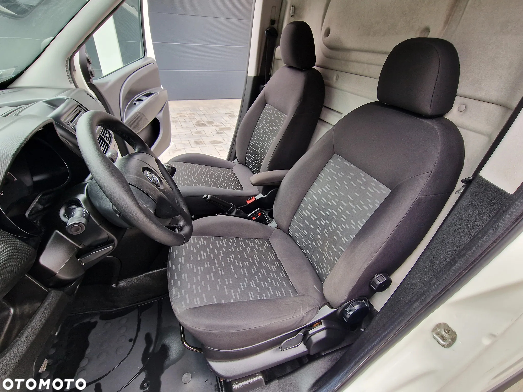 Opel COMBO - 16