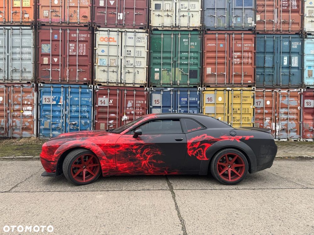 Dodge Challenger - 4