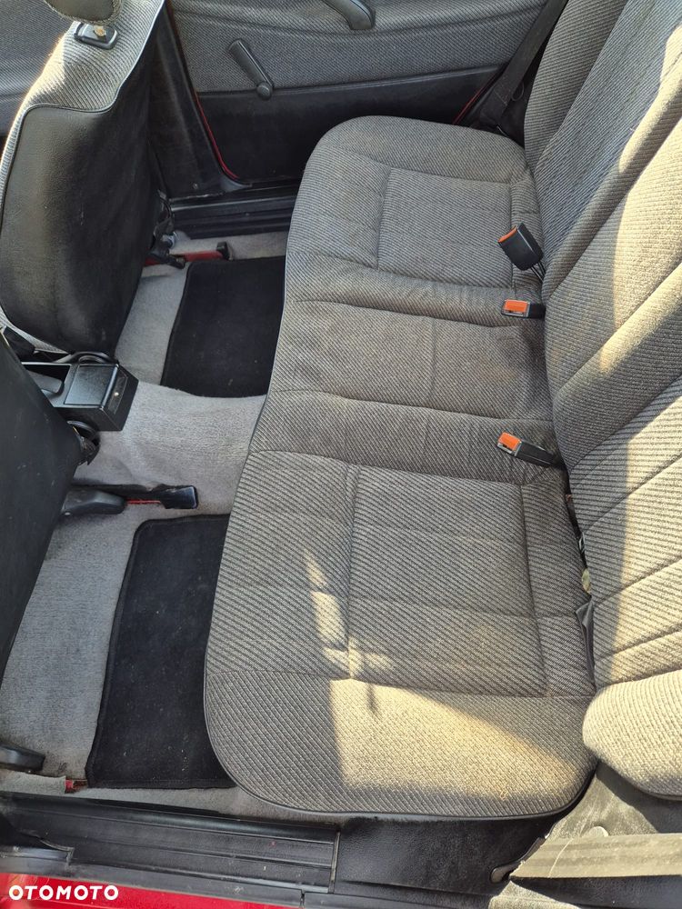 Volkswagen Passat 1.8 CL - 11