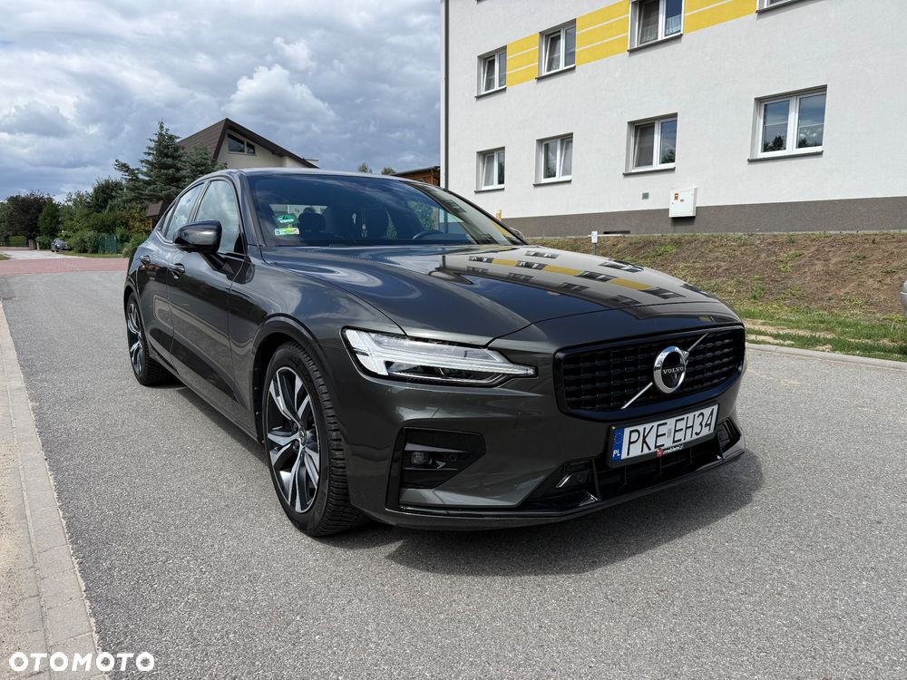 Volvo S60 B4 B R-Design - 2
