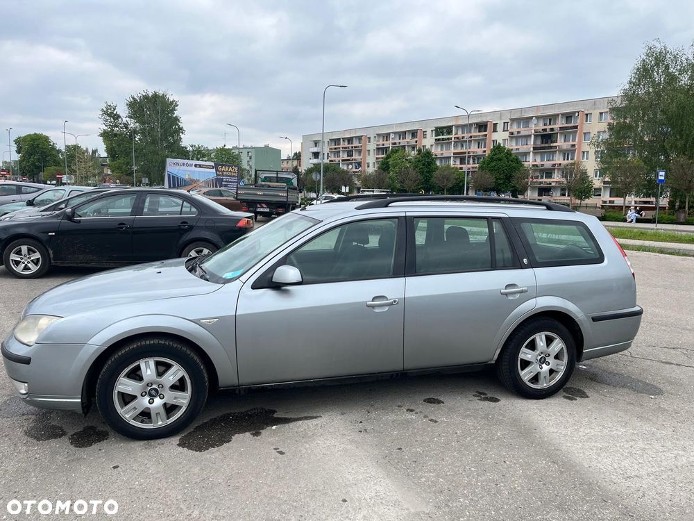 Ford Mondeo 2.0 TDCI DPF Ghia - 11