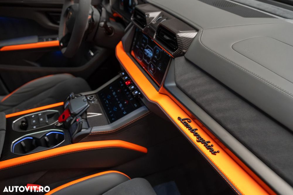 Lamborghini URUS - 36