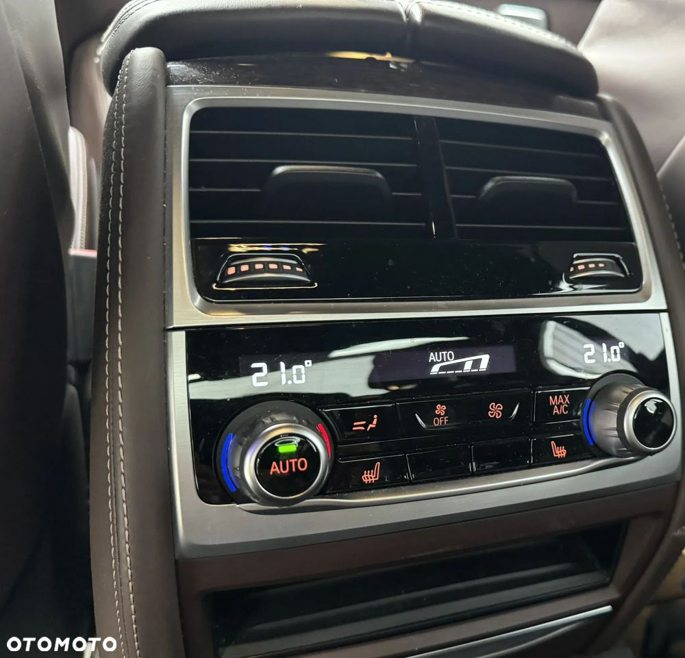 BMW Seria 7 750i xDrive - 10