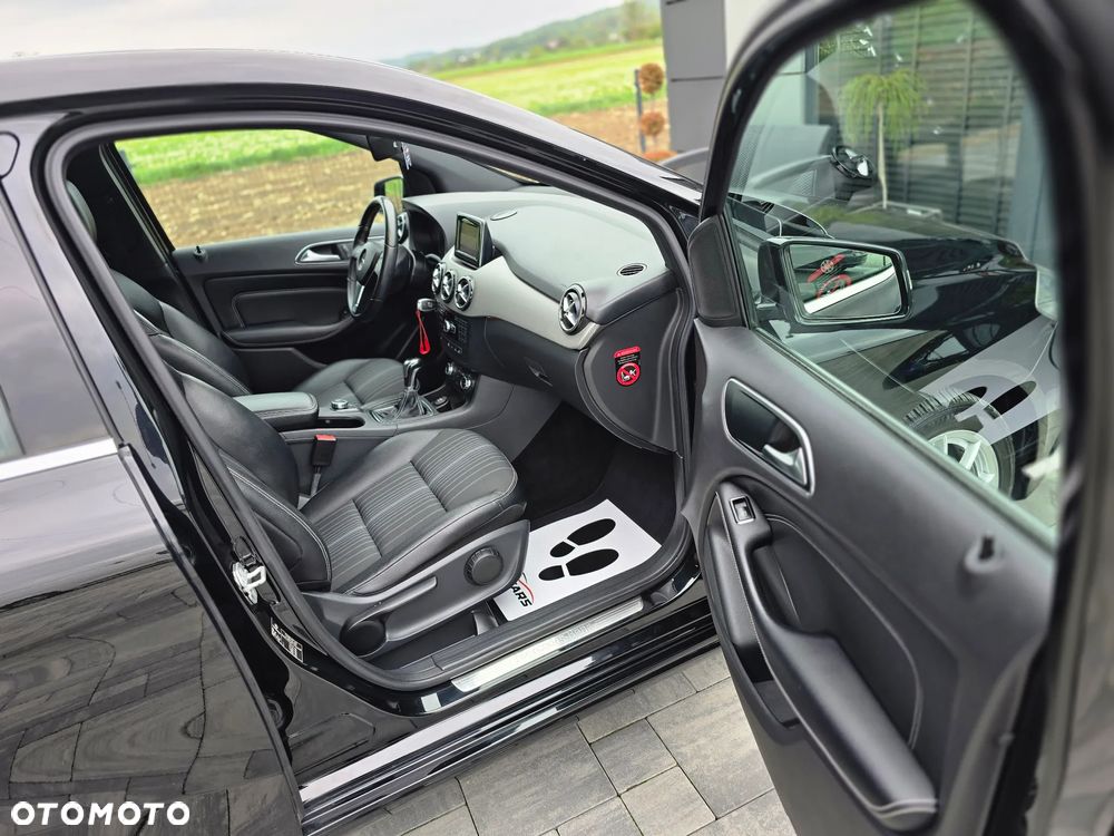 Mercedes-Benz Klasa B 180 BlueEFFICIENCY Edition Style - 19