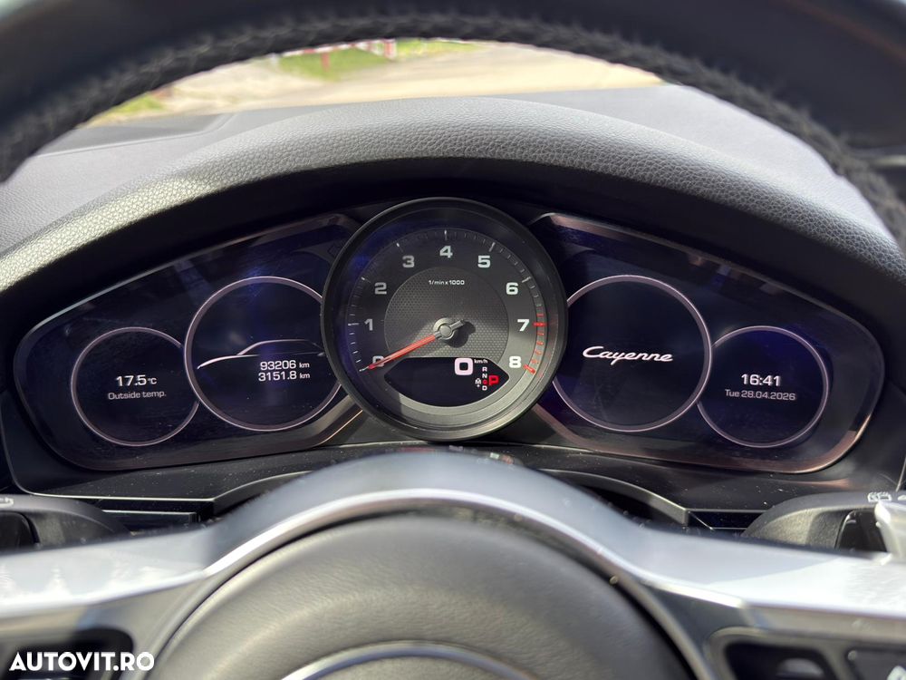 Porsche Cayenne - 12