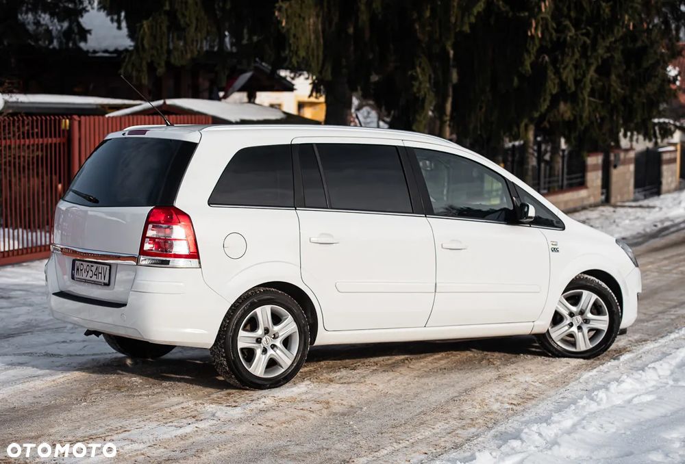 Opel Zafira - 18