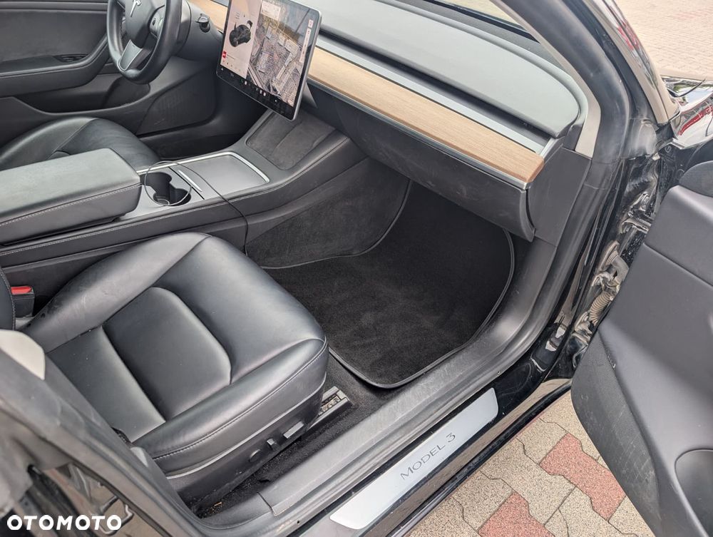 Tesla Model 3 - 16