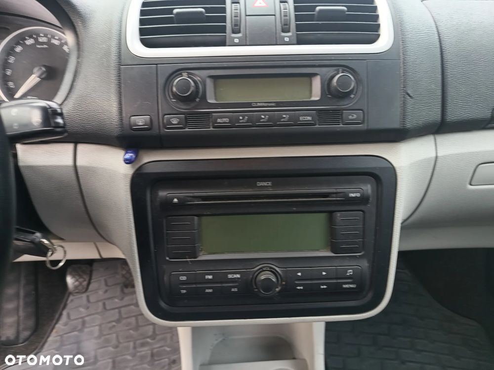 Skoda Roomster 1.6 16V - 12