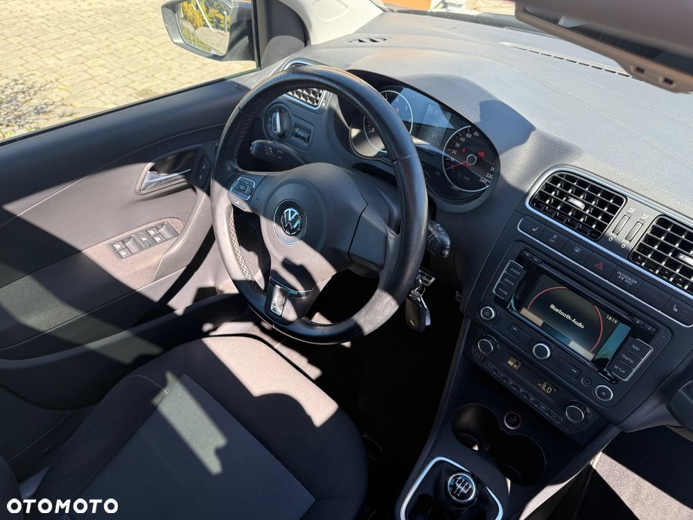 Volkswagen Polo 1.4 16V Highline - 26