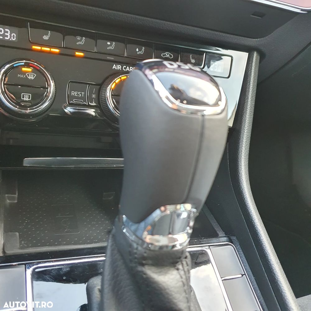 Skoda Superb 2.0 TDI DSG Style - 35