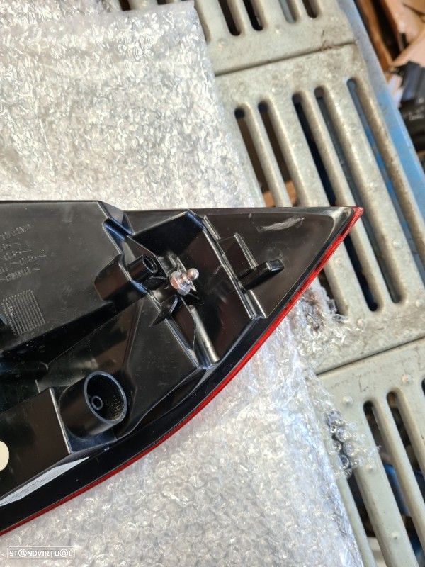 Farolim Esquerdo Painel Lanterna Stop Tras Ilharga Porsche Cayenne (9P - 8