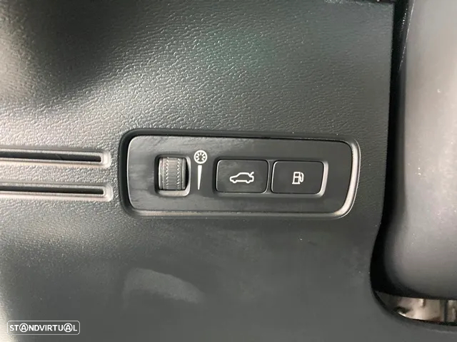 Volvo XC 40 1.5 T5 PHEV R-Design - 24