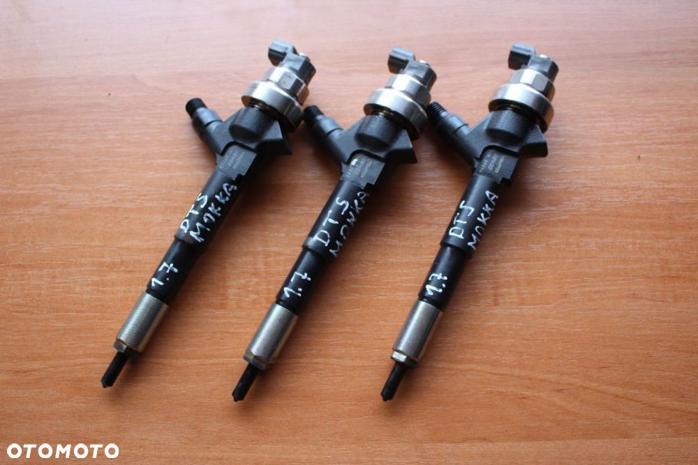 WTRYSKIWACZ WTRYSKIWACZE OPEL MOKKA MERIVA B ASTRA J 1.7 DTS DENSO 55567729 - 1