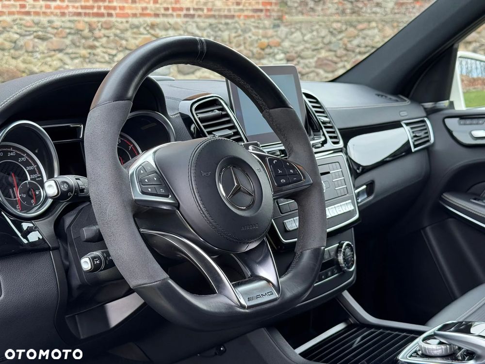 Mercedes-Benz GLS - 14