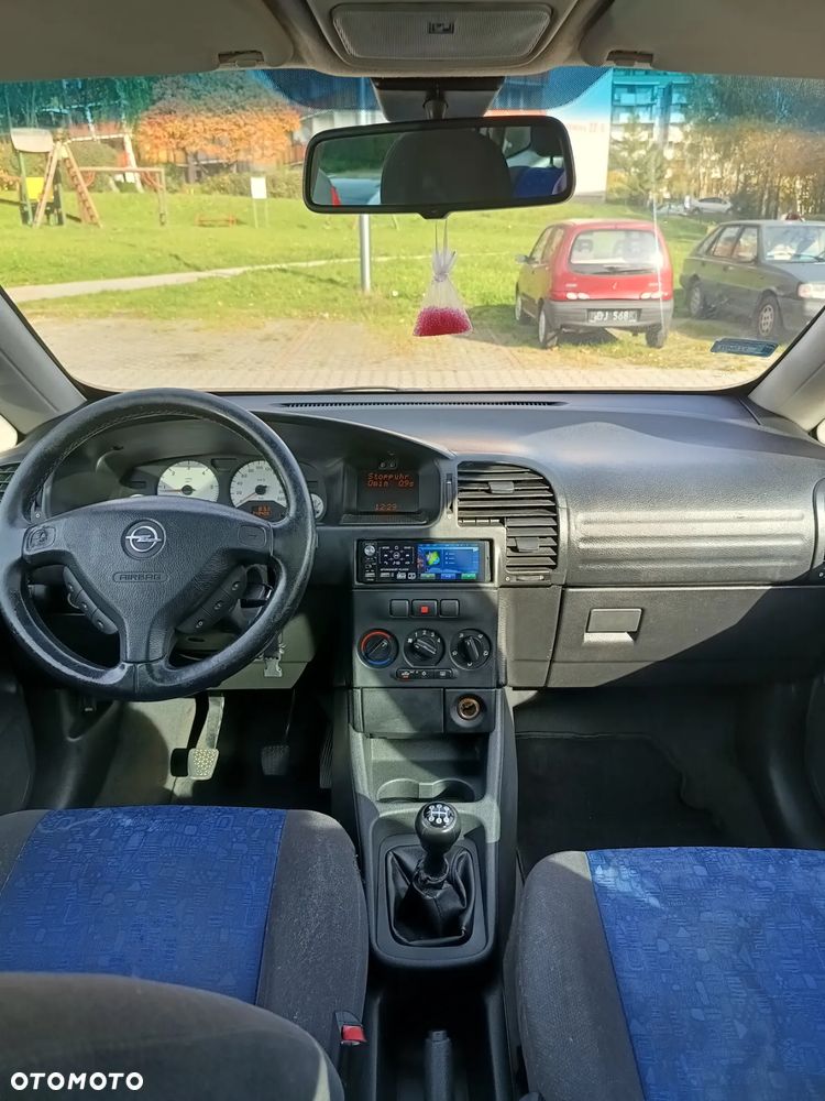 Opel Zafira - 9