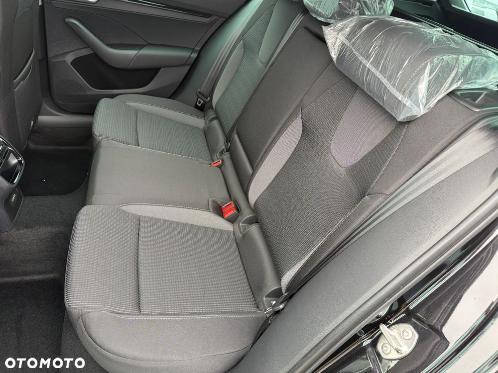 Skoda Octavia 2.0 TDI Drive Selection DSG - 9