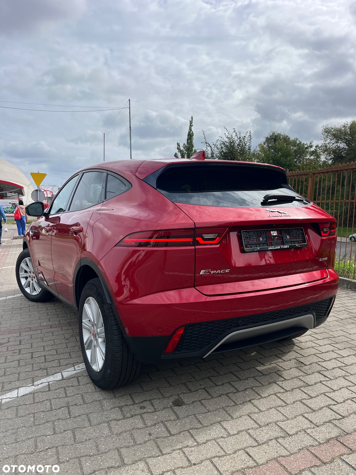 Jaguar E-Pace D150 - 8