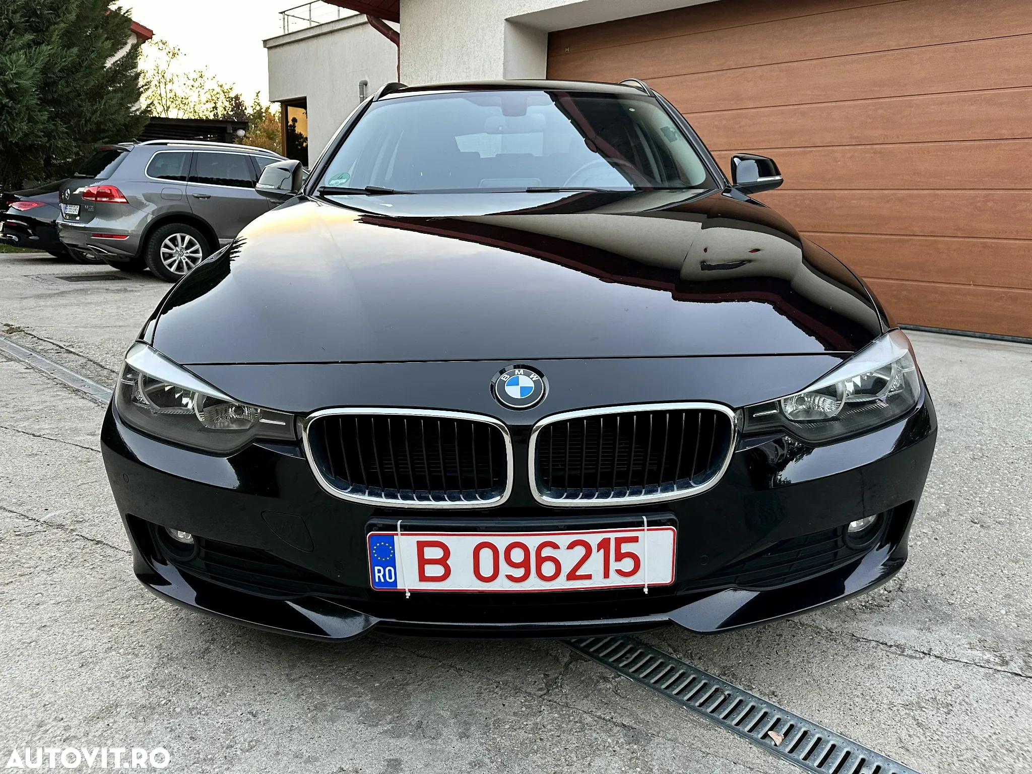 BMW Seria 3 318d Touring - 2