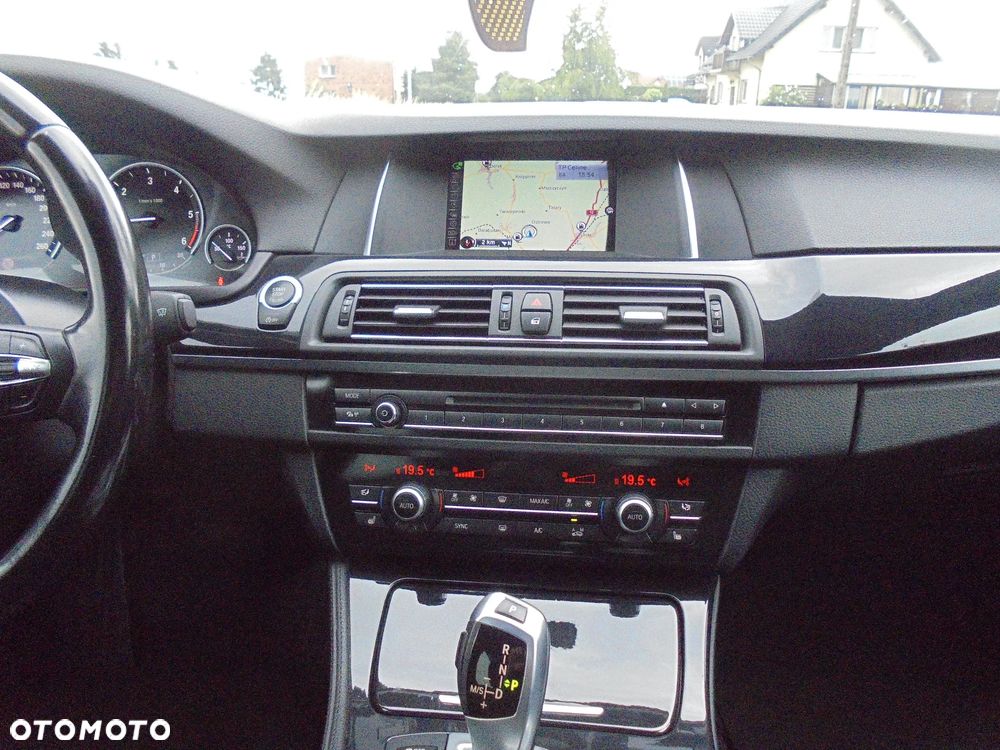BMW Seria 5 520d M Sport Edition - 13