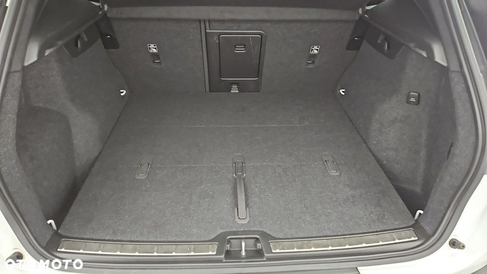 Volvo XC 40 B3 Plus Bright - 22