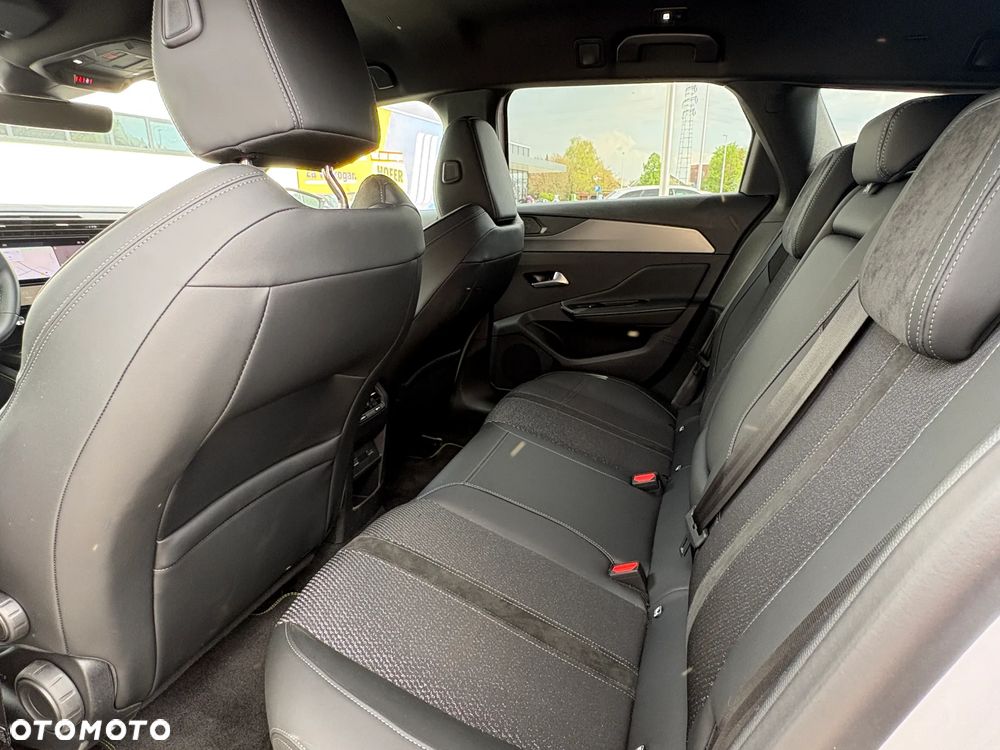 Peugeot 308 1.2 PureTech GT S&S EAT8 - 17