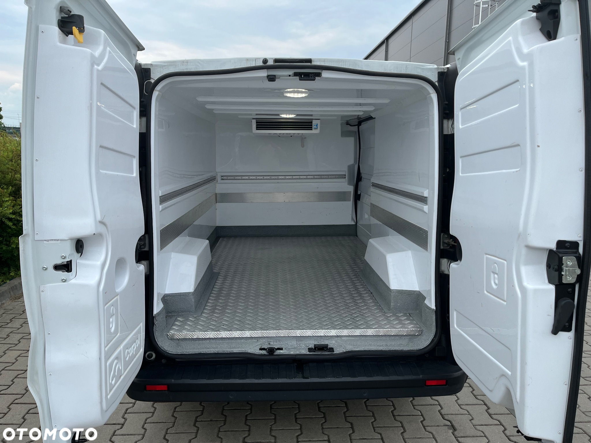 Renault Trafic - 6