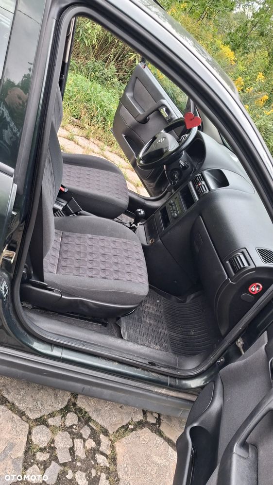 Na części Opel Astra G II SEDAN silnik 1.6 X16XEL Z16XE lakier Z380 skrzynia maska zderzak drzwi klapa szyba fotel kanapa lusterko lampa deska GWARANCJA !!! Przód Tył Zestaw Komplet Drzwi Klapa Zderzak Błotnik Maska Grill Atrapa Szyba Pas Lampa Lusterko Boczki Fotel Kanapa Kokpit Deska Rozdzielcza Przełącznik Włącznik Sterownik Przewody Wiązka Instalacja Moduł Komputer Czujnik Listwa Pompa Alternator Wtryski Głowica Rozrusznik Kompresor Sprzęgło Dwumas Silnik  Skrzynia ABS Klimatyzacji Paliwa Wspomagania Kolektor Turbina Przepustnica Zawór Chłodnica Koło Hak Belka Sanki Zawieszenie Mcpherson Półoś Amortyzator Wydech Tłumik Zacisk Most - 12