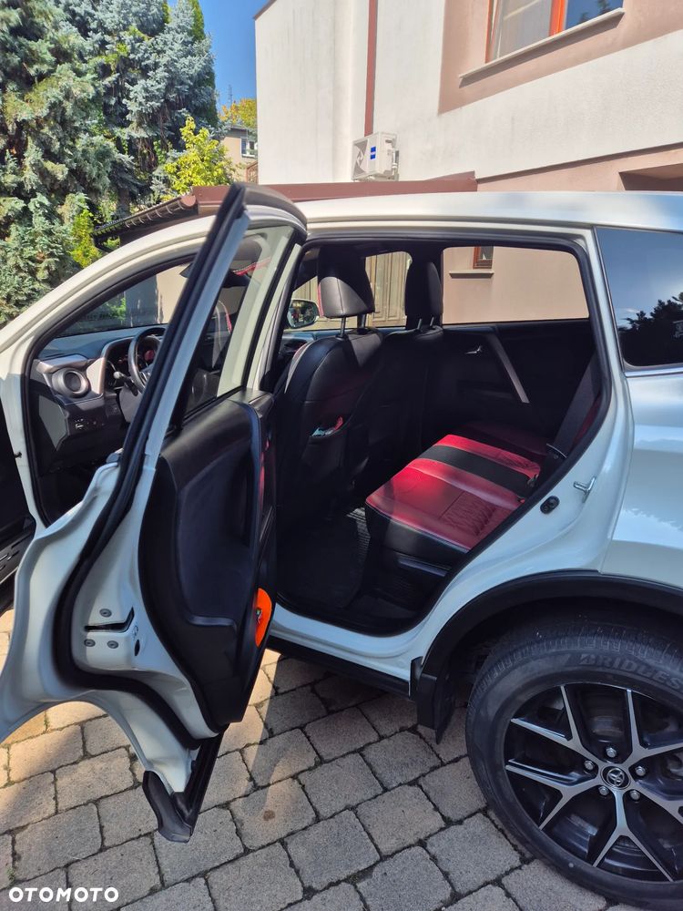 Toyota RAV4 Hybrid Prestige 4x2 - 18