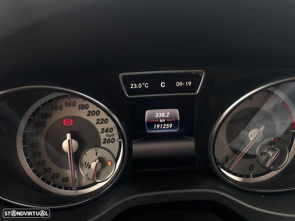 Mercedes-Benz CLA 180 d Shooting Brake - 22