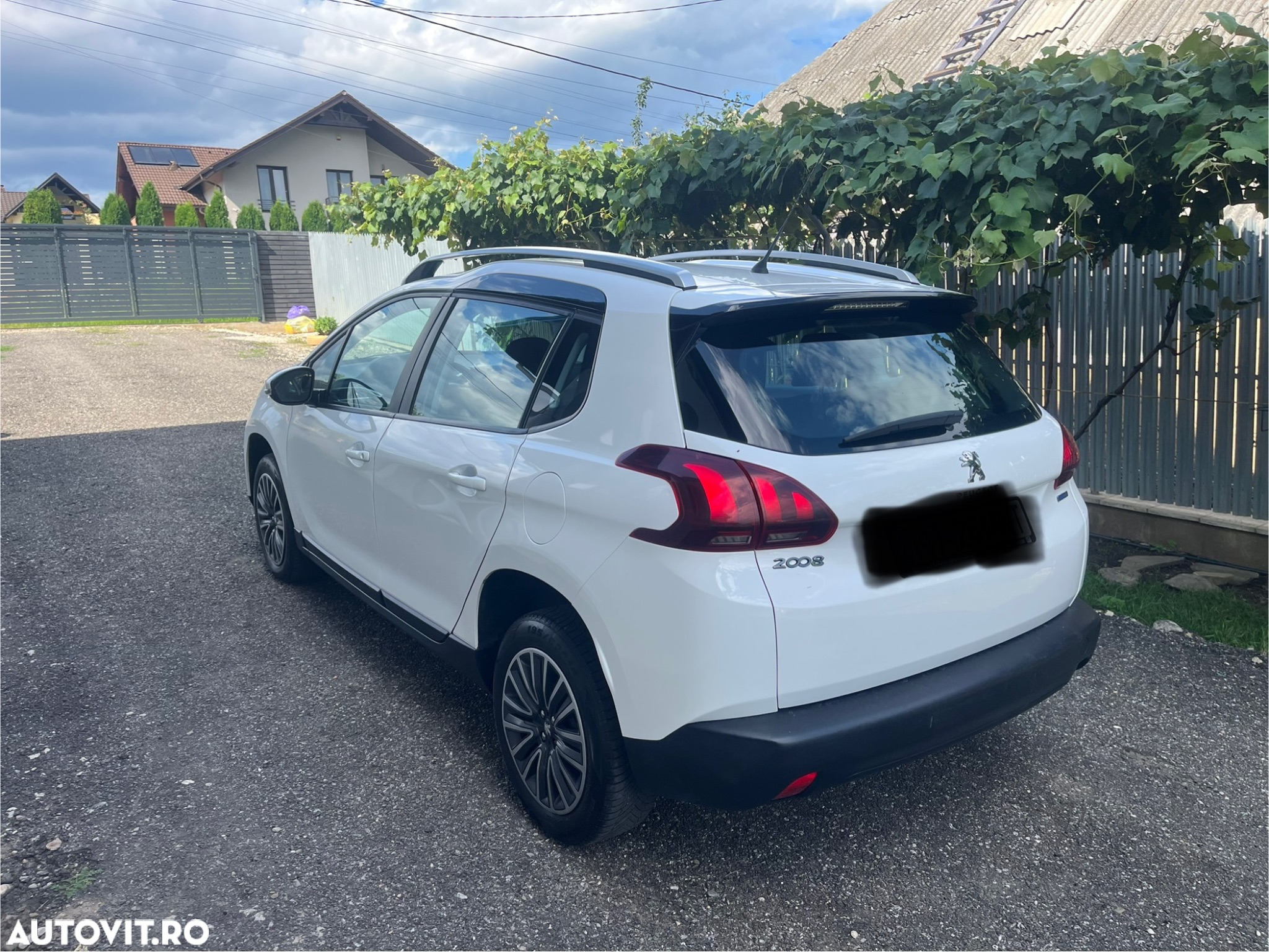 Peugeot 2008 1.2 PureTech Turbo Active - 4