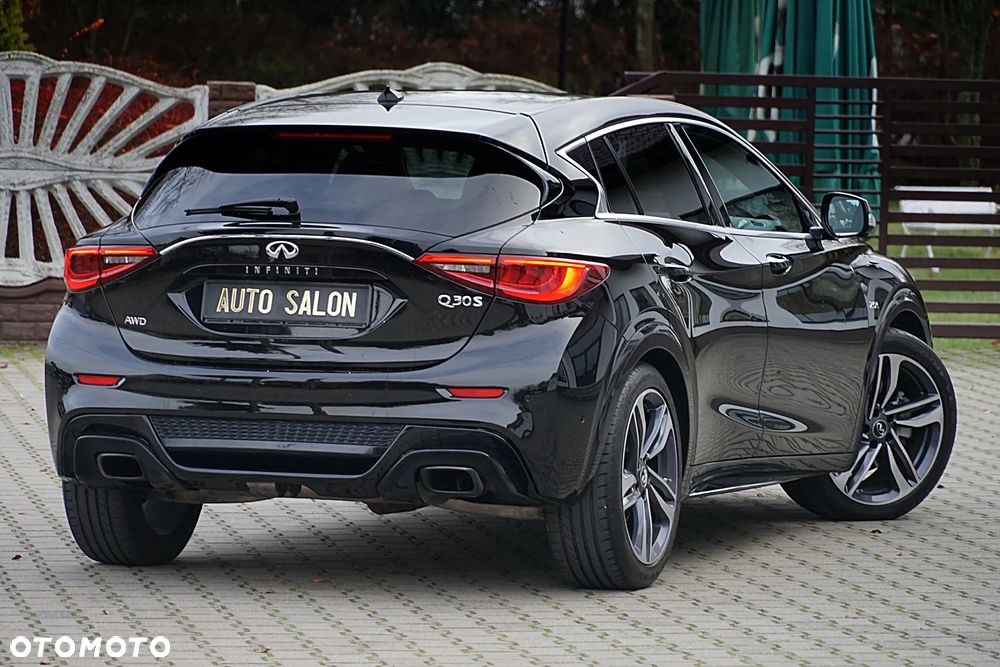 Infiniti Q30 2.0t DCT AWD Sport - 12