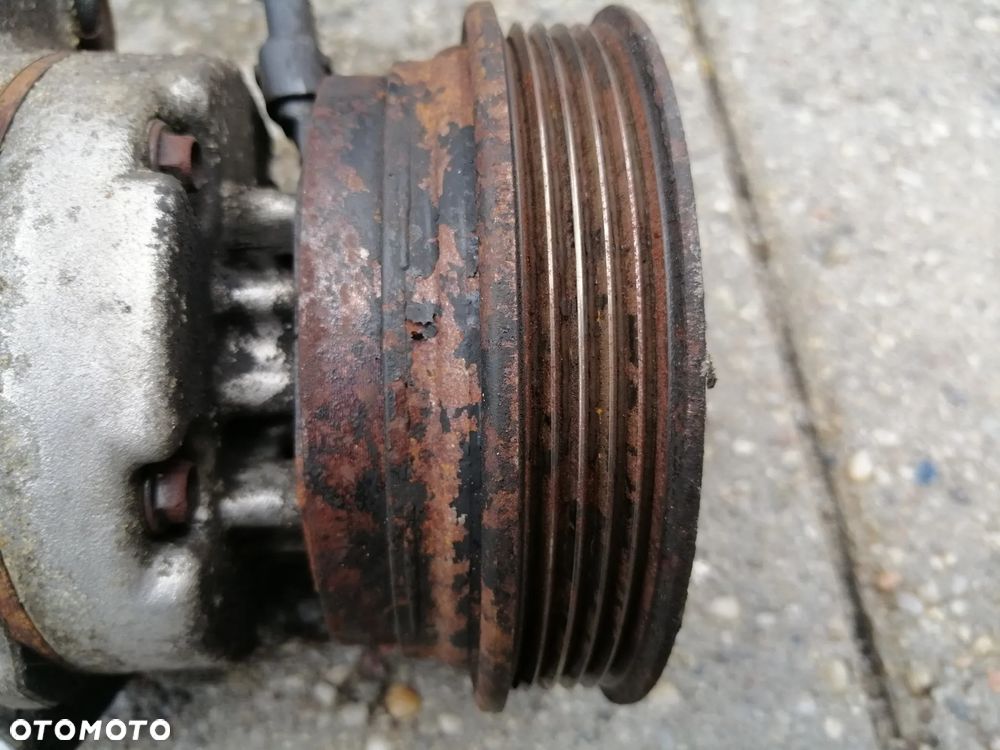 Toyota Rav 4 II 2.0 D4D kompresor klimatyzacji Denso 44720-4303  247300-2700 - 2