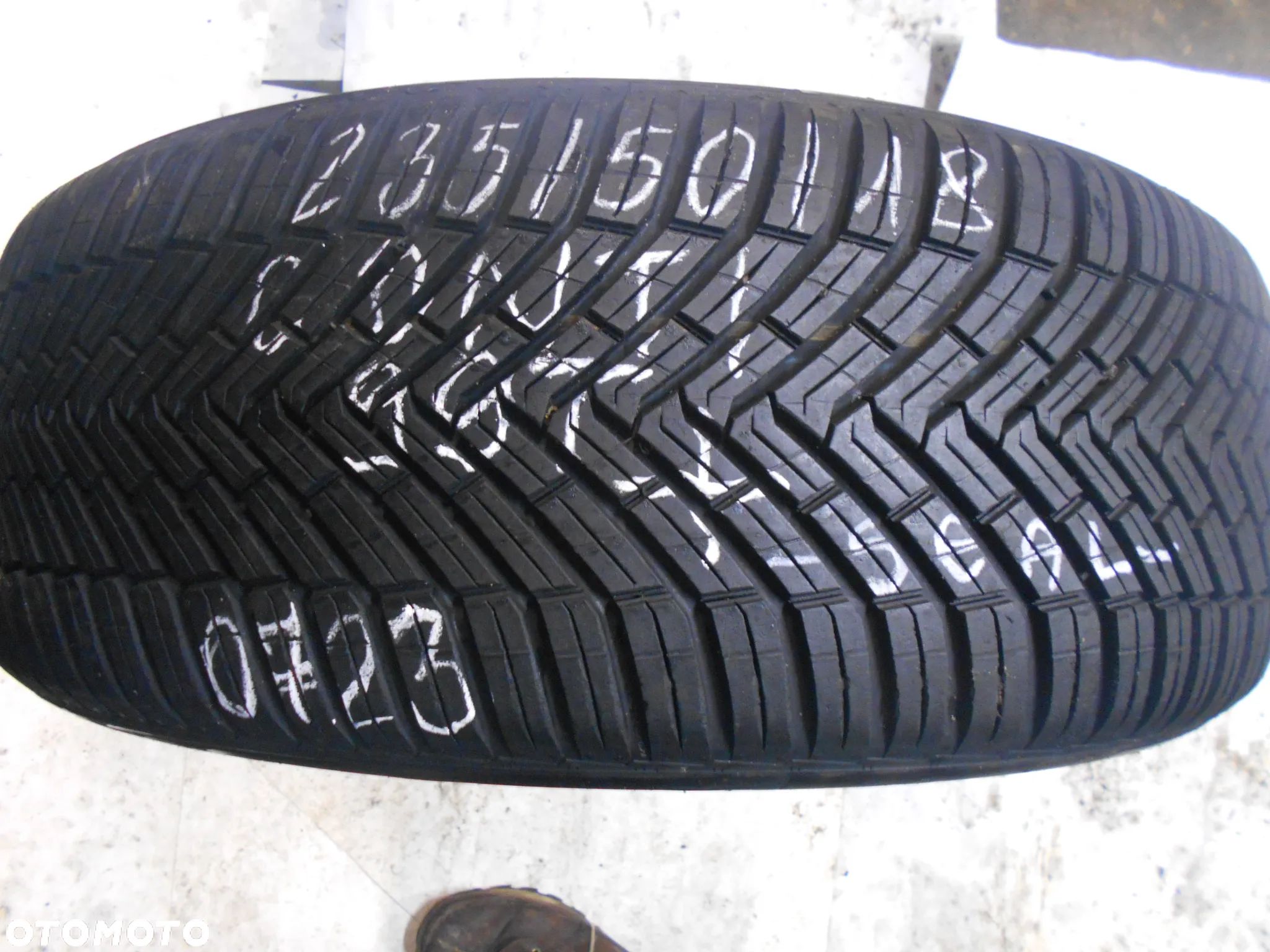 OPONA POJEDYNKA 235/50R18 CONTINENTAL ALLSEASON CONTACT+ SEAL DOT 0723 8MM - 1