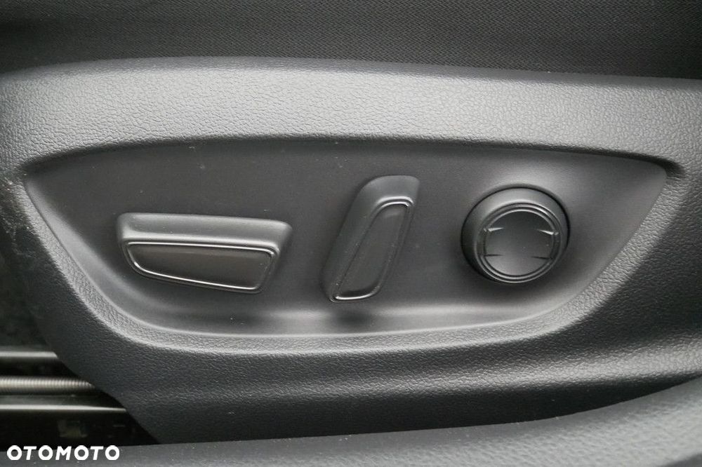 Toyota Camry 2.5 Hybrid Comfort CVT - 27