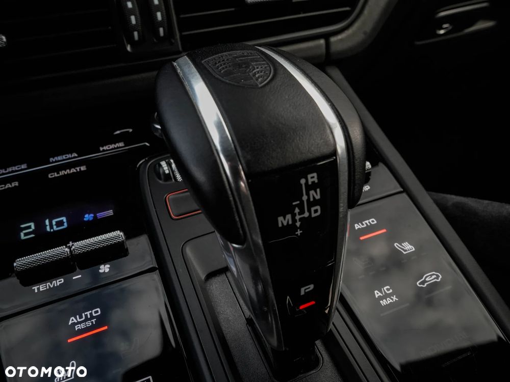 Porsche Cayenne Turbo GT - 21