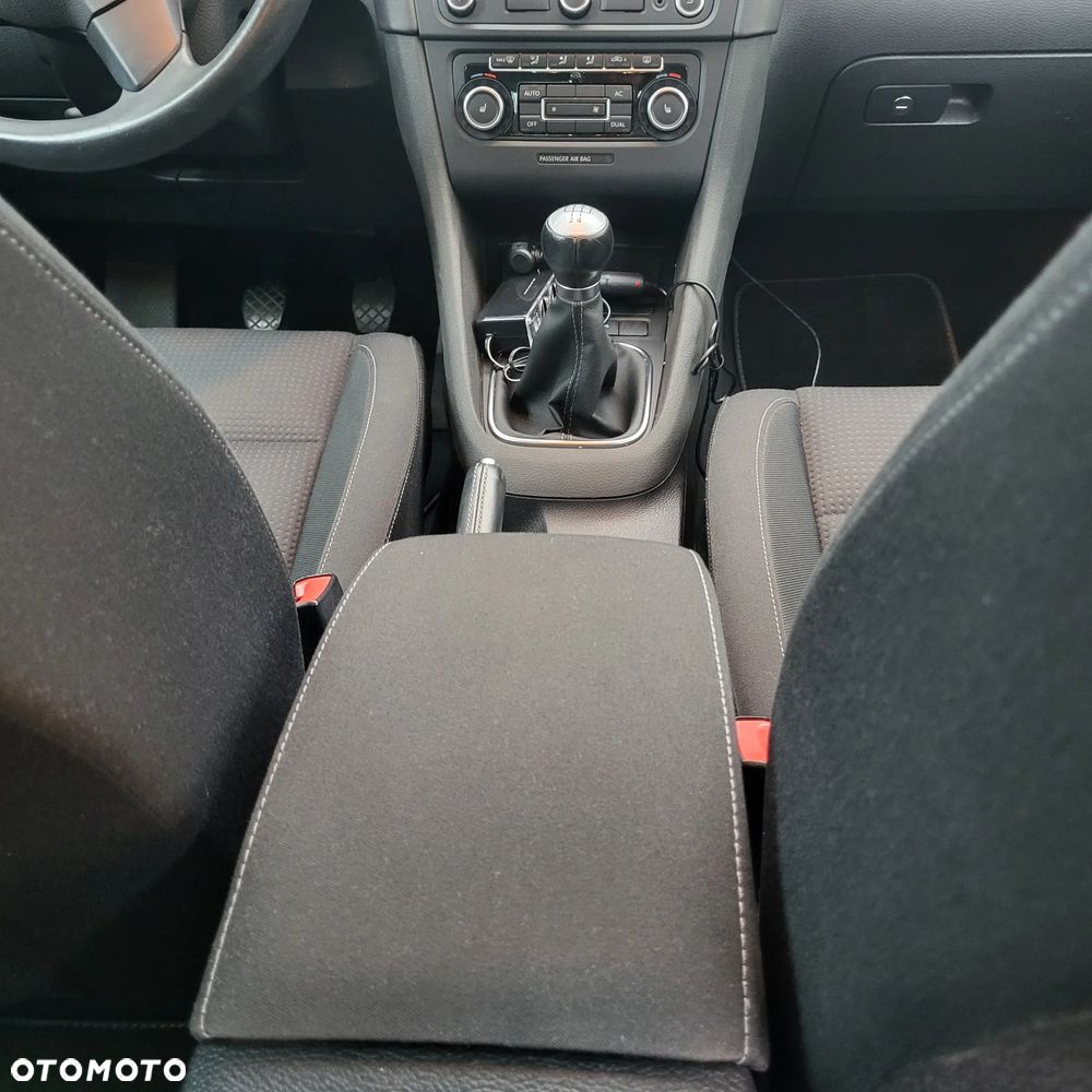 Volkswagen Golf 1.6 TDI DPF Team - 17