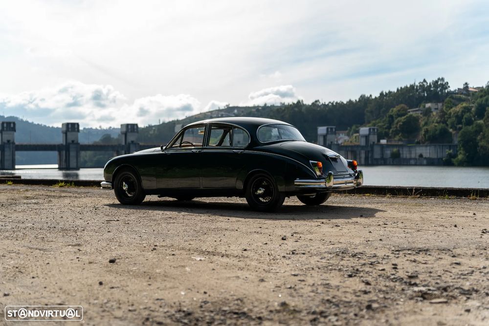 Jaguar MK II - 6