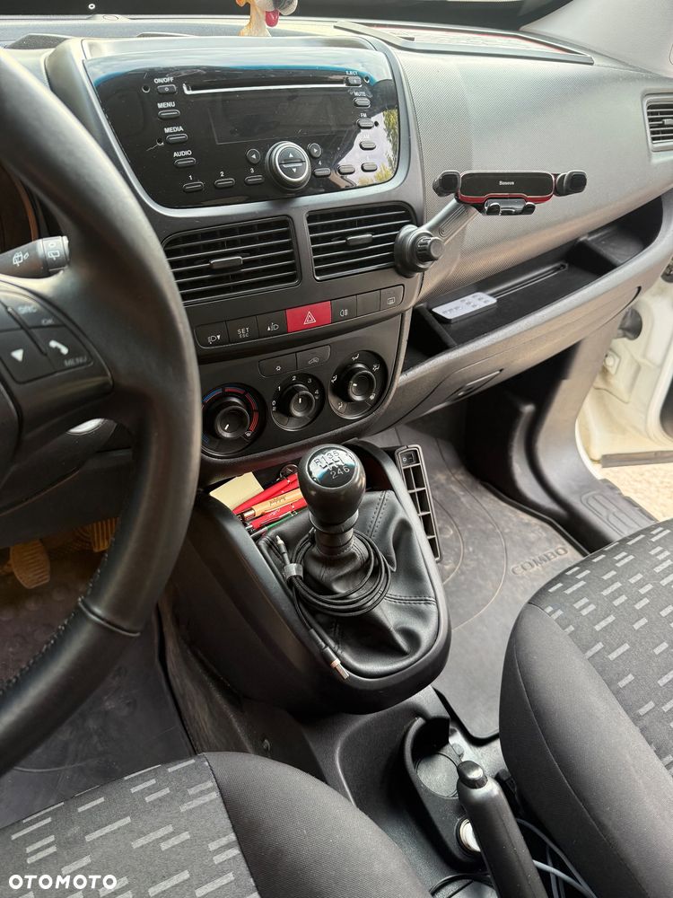Opel Combo - 24