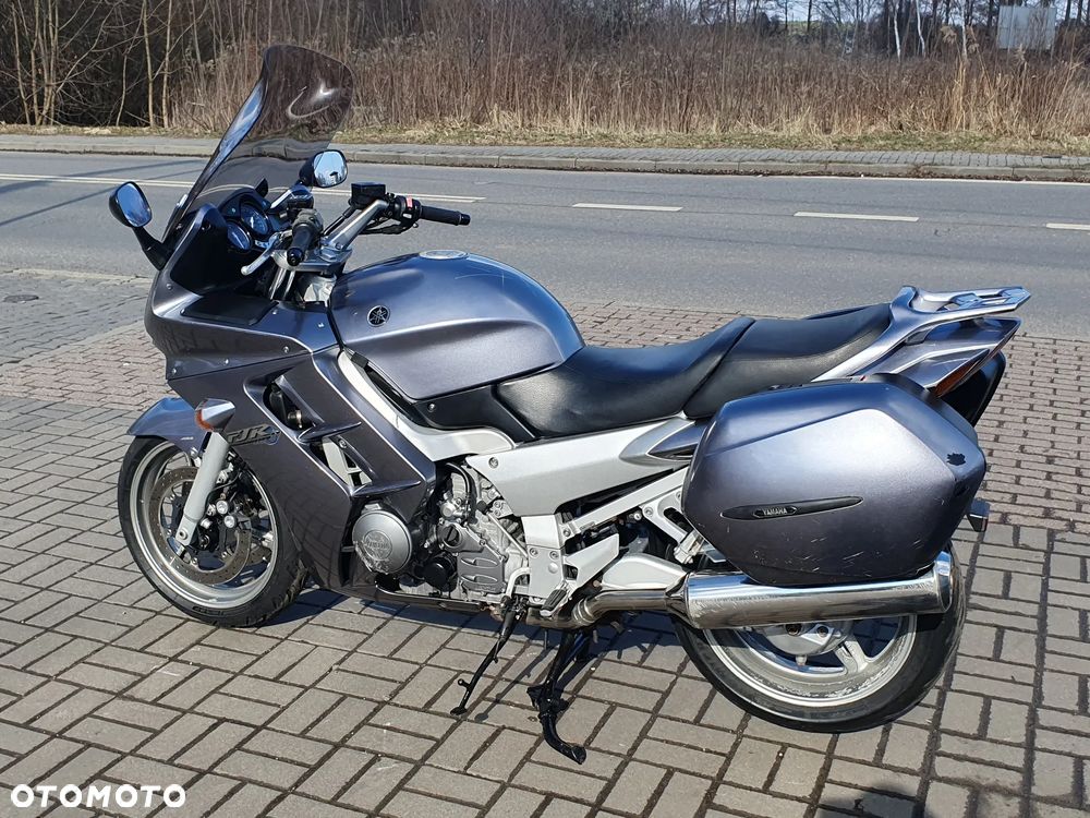 Yamaha FJR - 28
