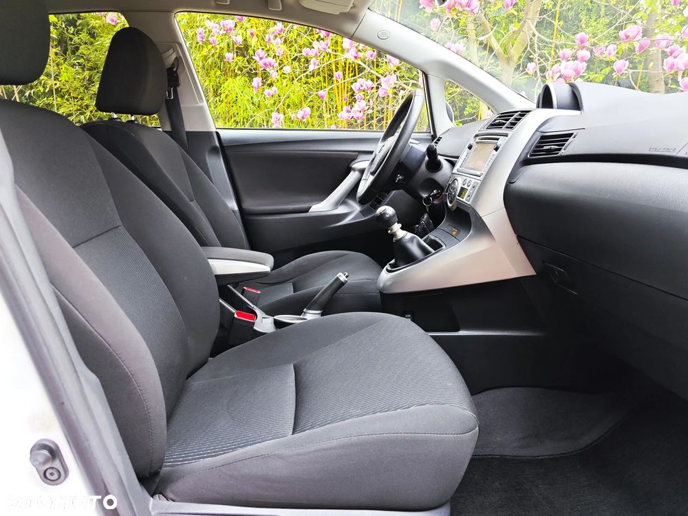 Toyota Verso 2.0 D-4D Sol plus - 18