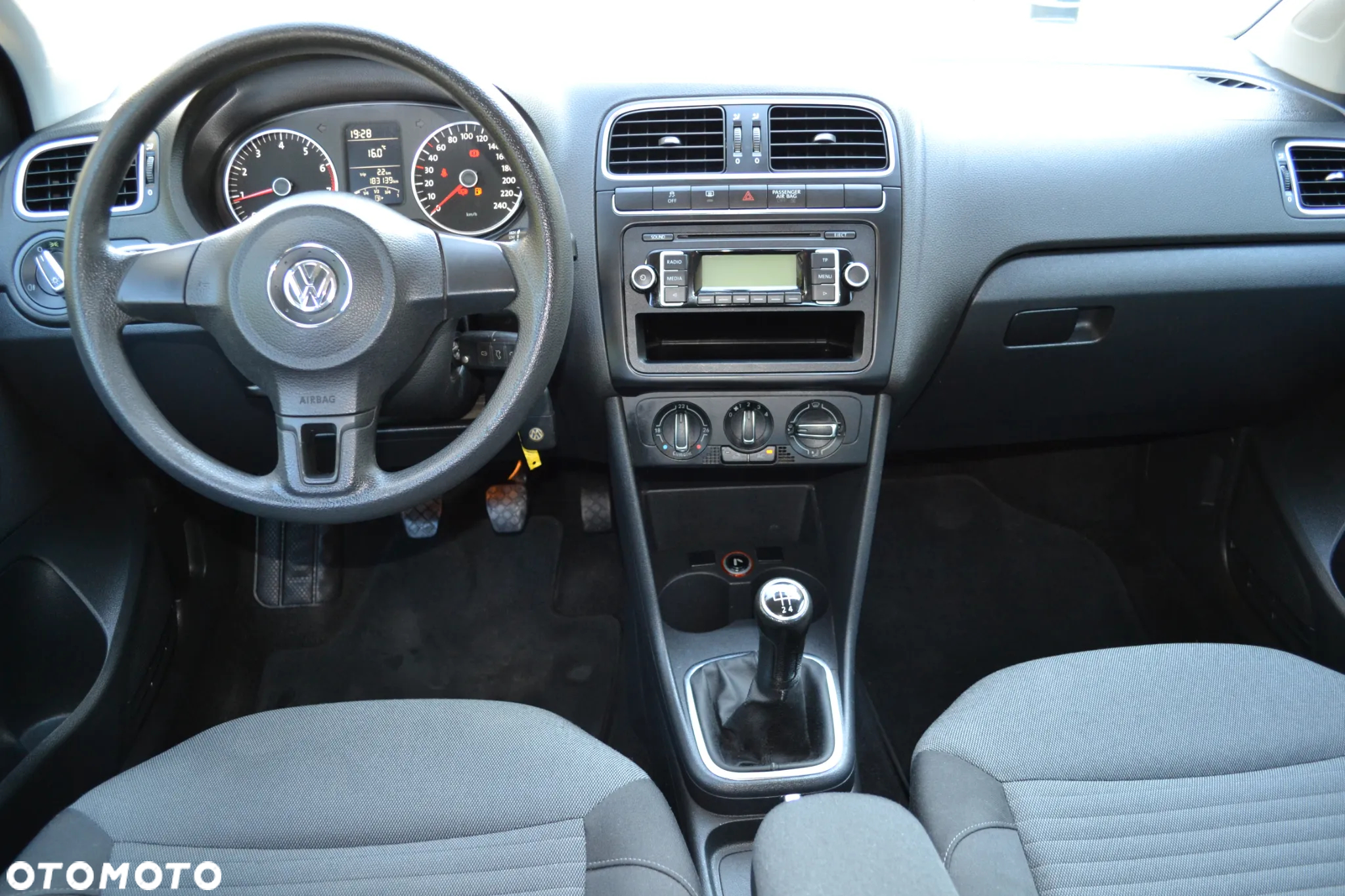 Volkswagen Polo 1.4 16V Trendline - 18